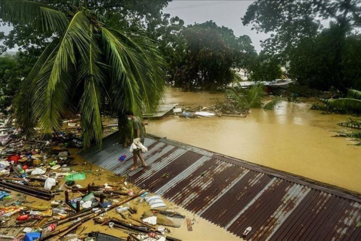 Lebih dari 800.000 warga Bangladesh mengungsi akibat topan Remal