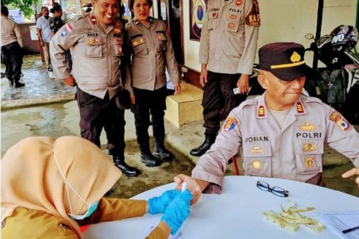 Polresta  Ambon-Puskesmas jalin sinergi periksa kesehatan personel
