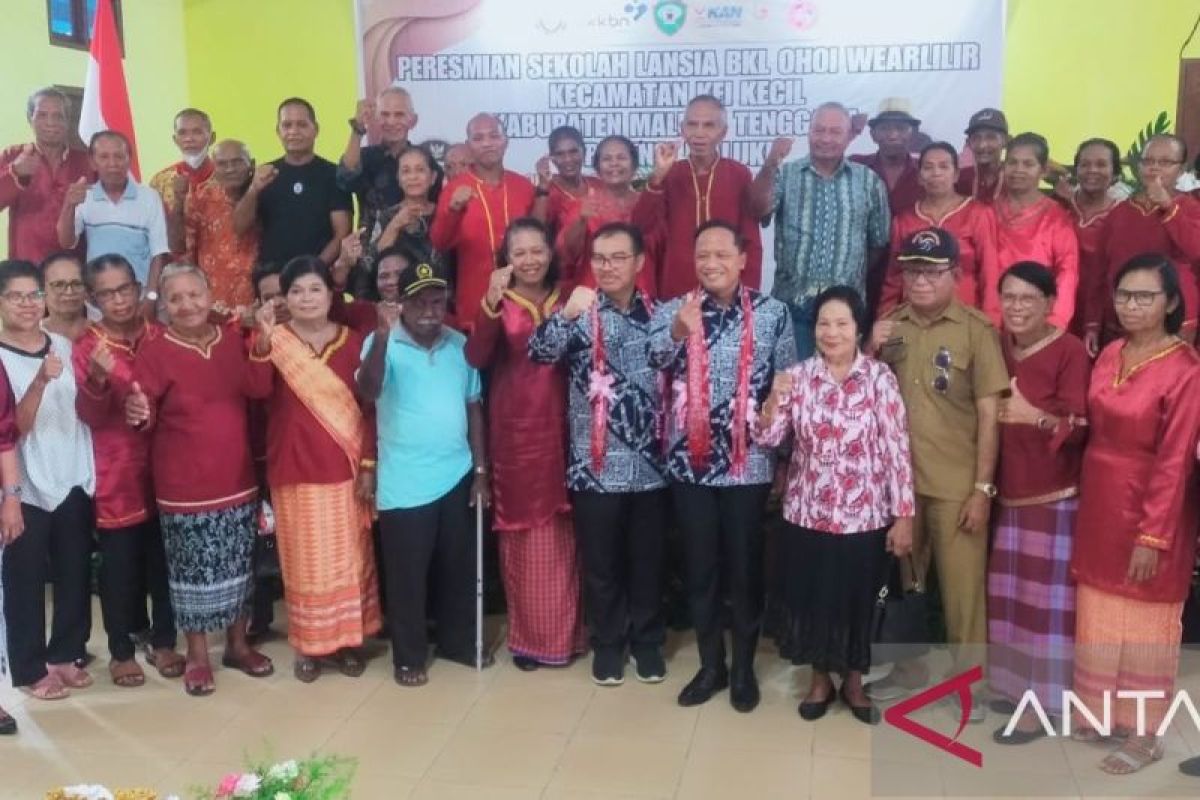 Kepala BKKBN RI luncurkan Sekolah Lansia Pertama di Desa Wearlilir Maluku Tenggara