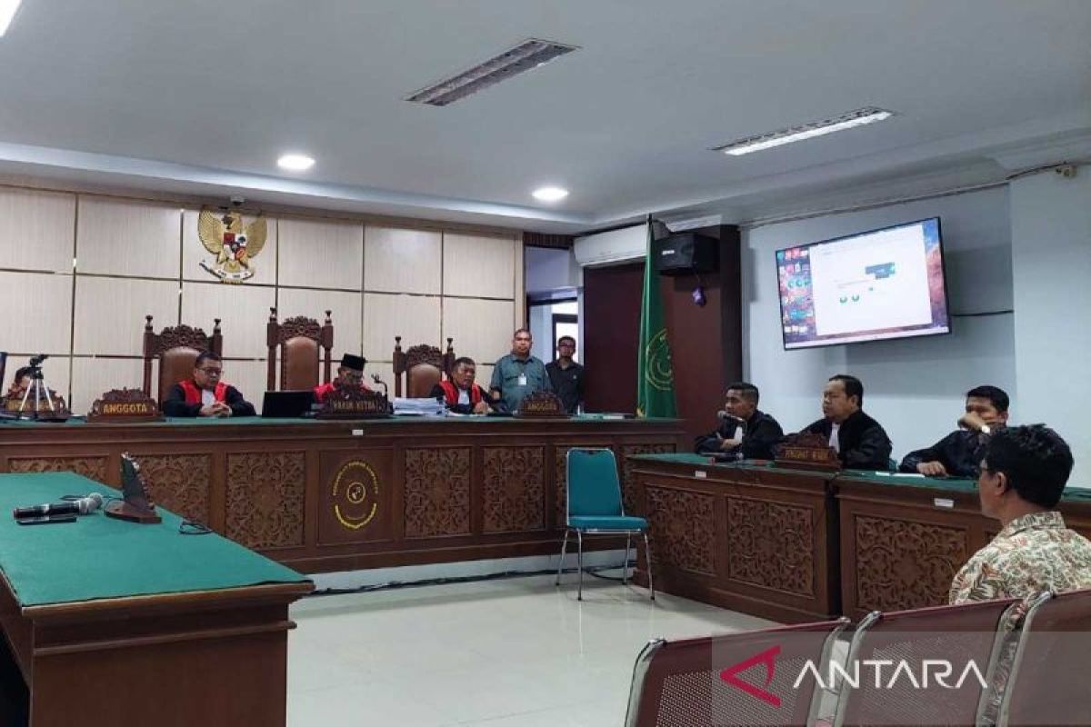 Majelis hakim vonis Direktur RSUDYA tiga tahun enam bulan penjara