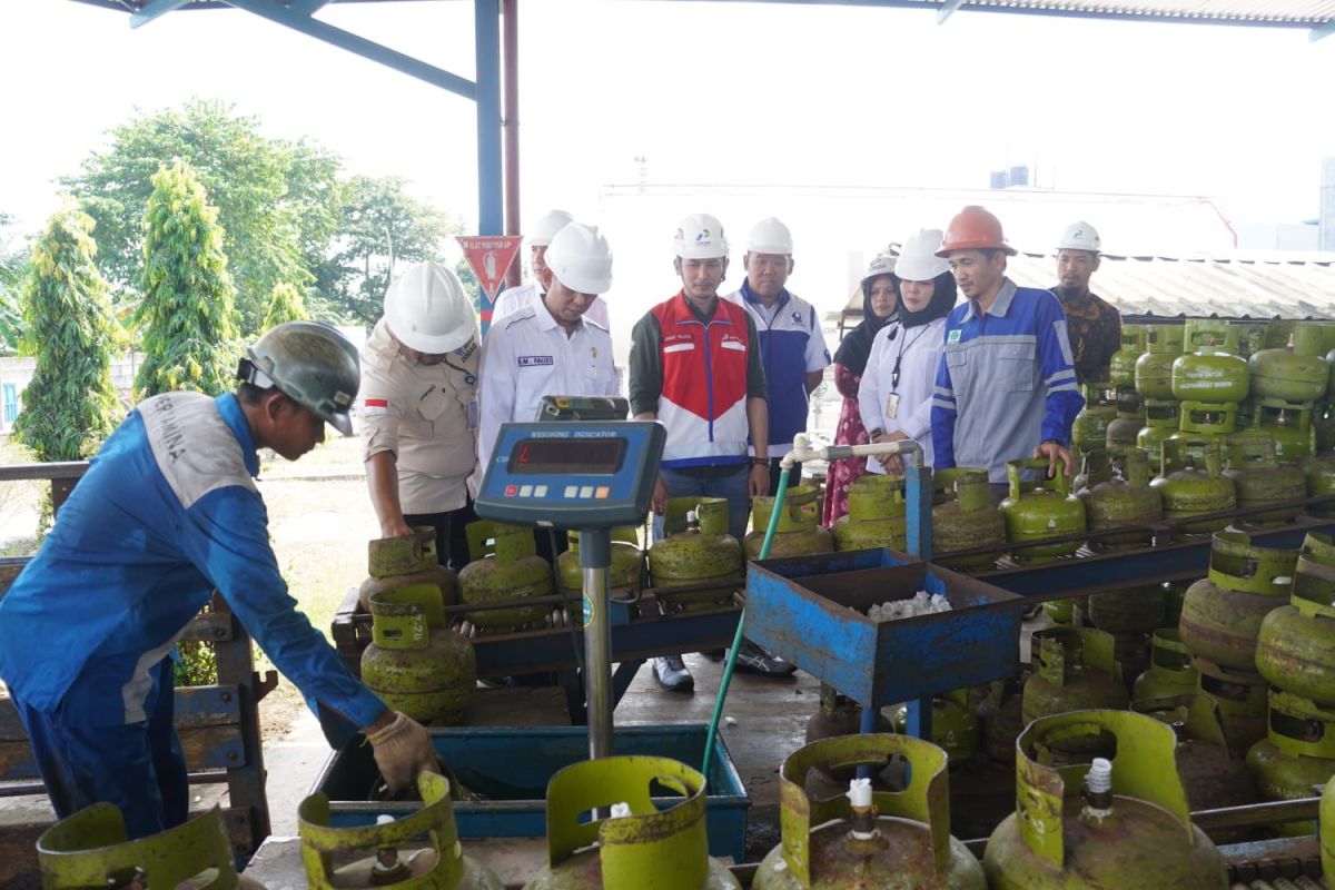 Pertamina Sumbagsel inspeksi SPBE pastikan pengisian tabung LPG sesuai takaran