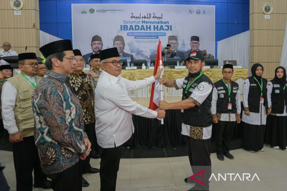 Gubernur lepas keberangkatan 393 jamaah haji Aceh kloter pertama