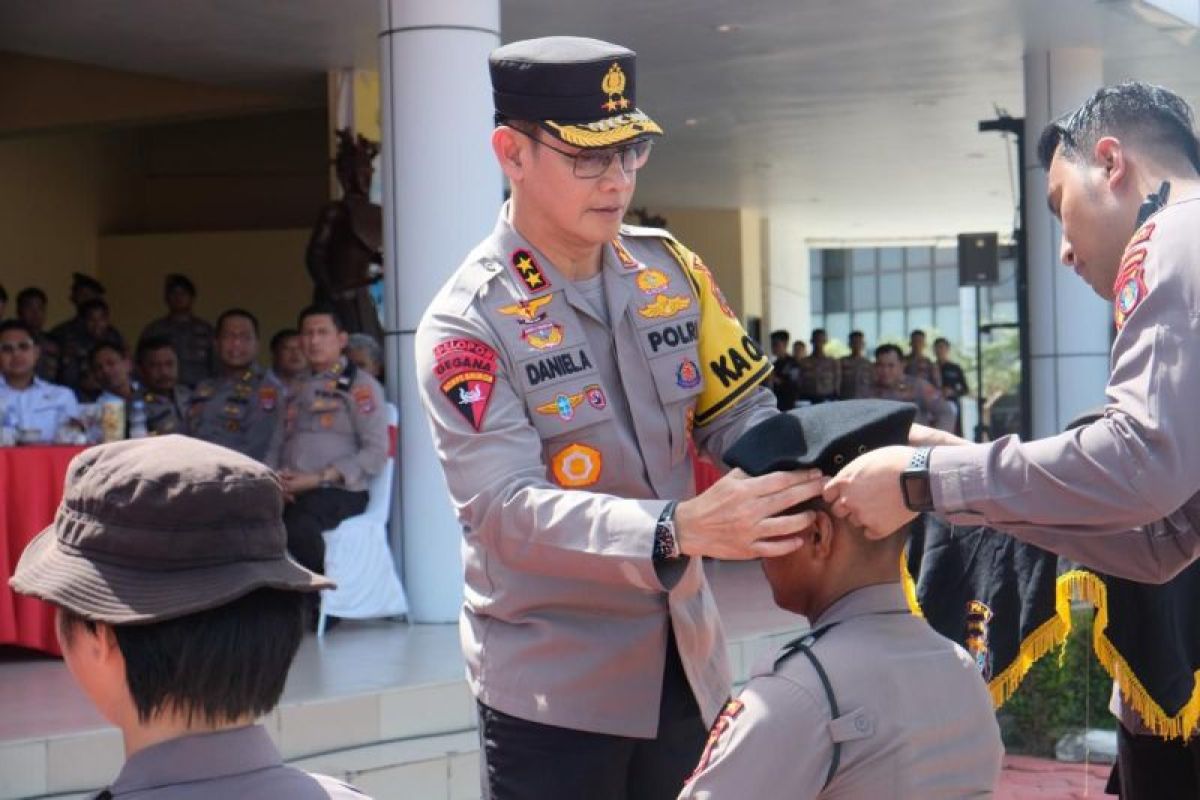 Kapolda Kaltara Tutup Tradisi Pembaretan Bintara Remaja