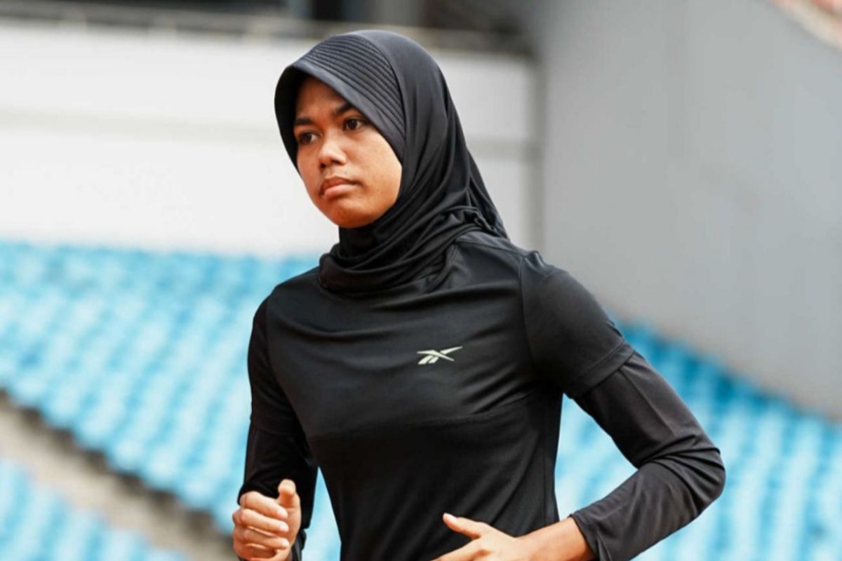 Di  Invitasi atletik Chongqing China, Nella pecahkan rekornas 200 m putri