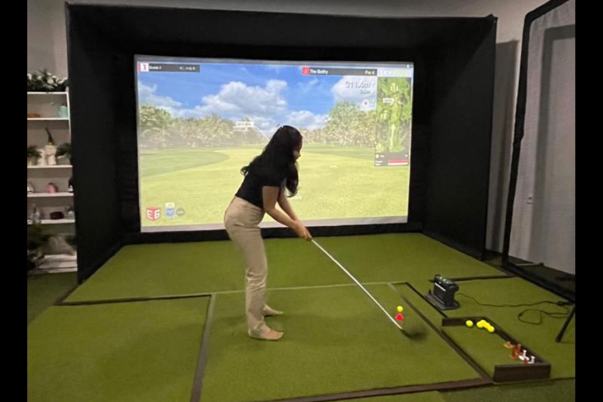 Simulator Golf Telah Hadir di Padang