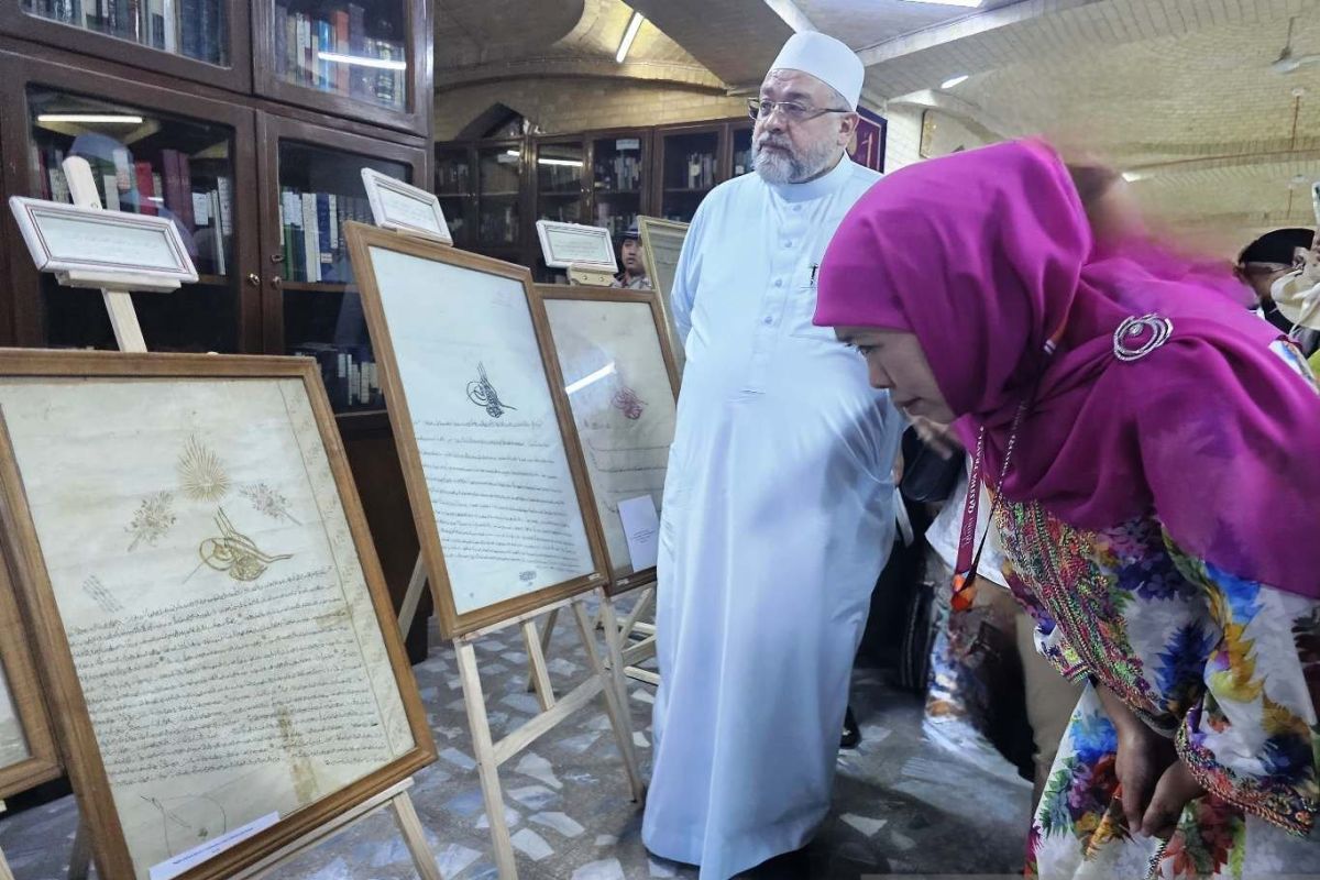 Muhibah Khofifah di Baghdad (2): Menjelajahi perpustakaan tertua Al Qadiriyah