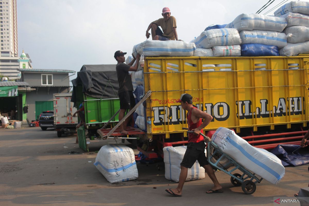 Meninjau ulang kualitas pekerjaan di Indonesia