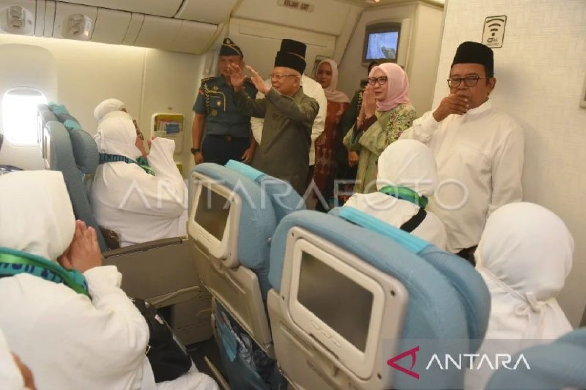 Wapres Ma'aruf Amin lepas jamaah haji Aceh kloter pertama