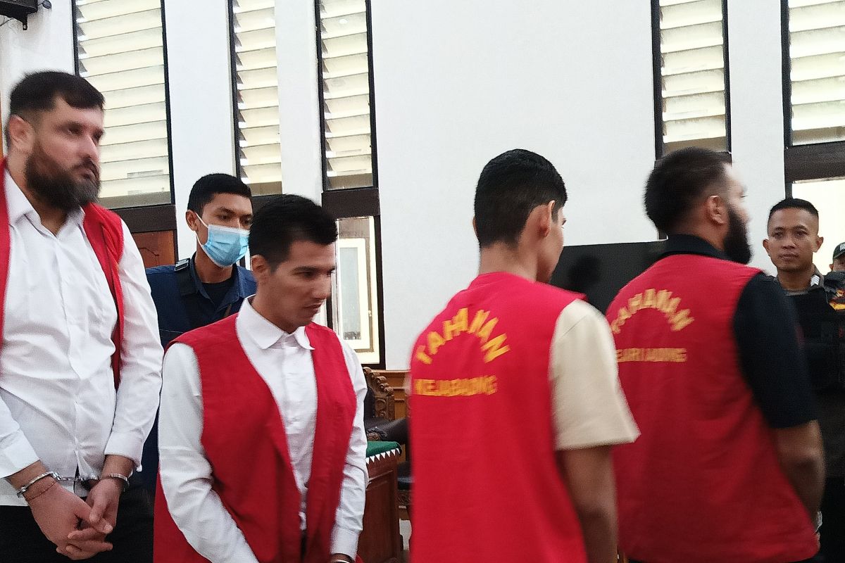 Pengadilan empat warga Mexico dijaga aparat TNI/Polri