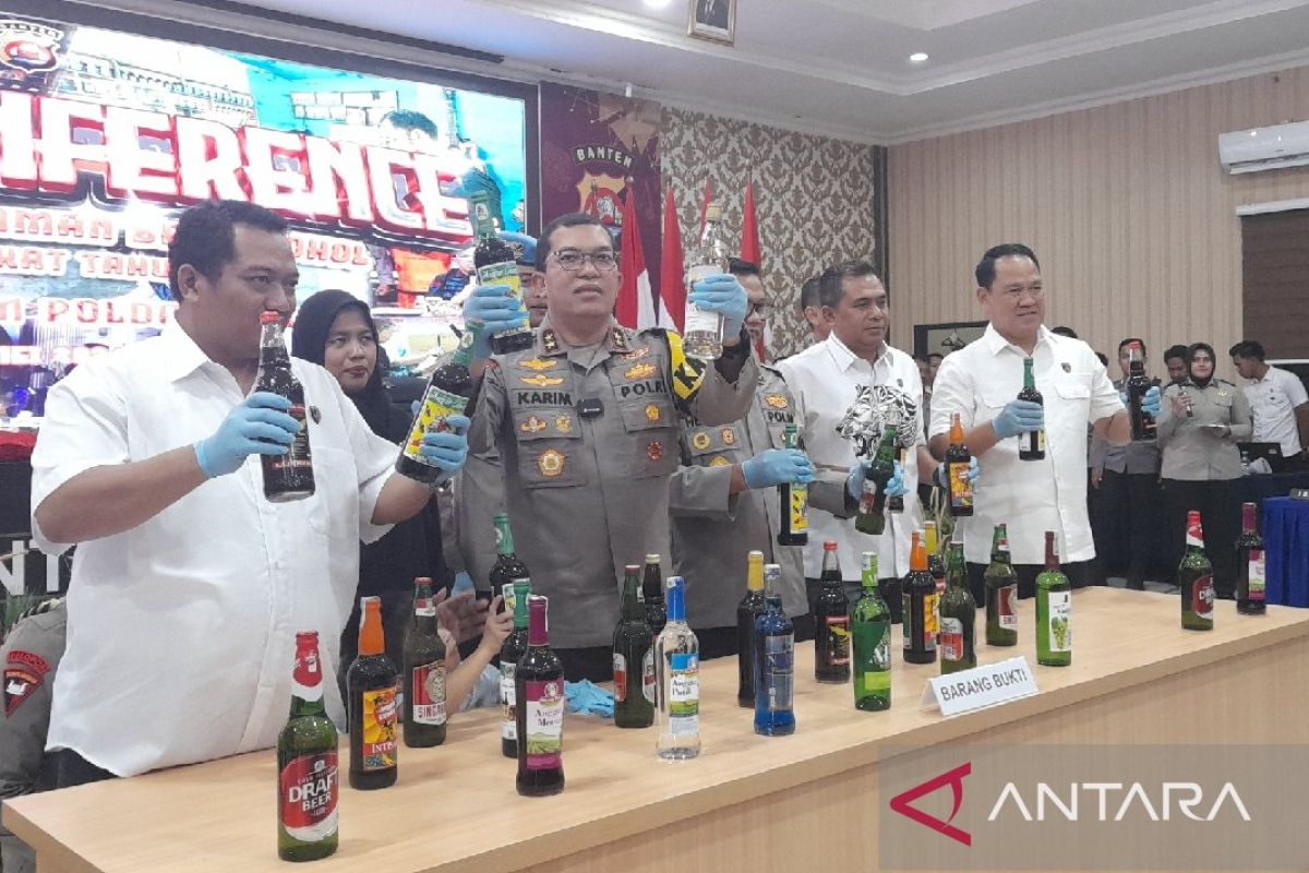 75 ribu botol miras diamankan dan disita jajaran Polda Banten