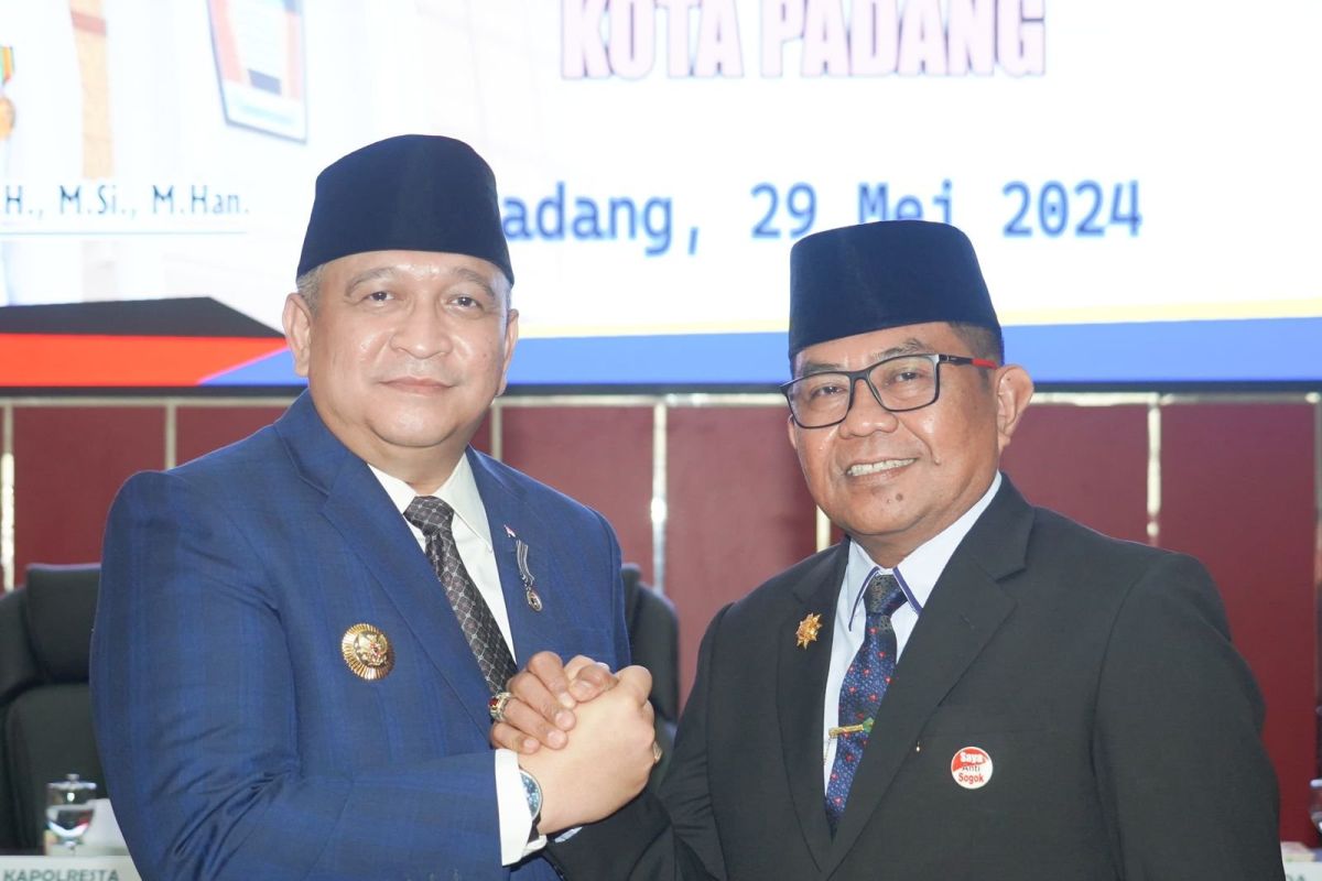 Pj Wako Padang Andree Harmadi Algamar Lantik Yosefriawan Sebagai Pj. Sekda Kota Padang