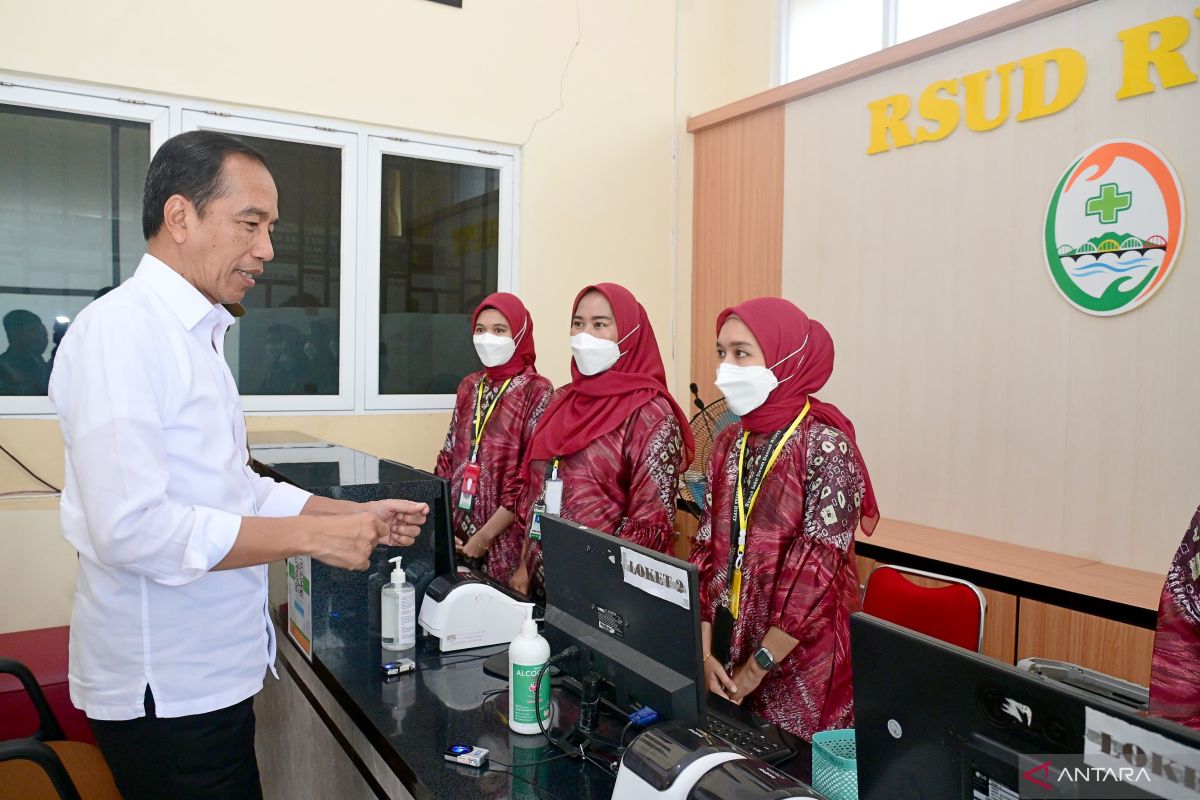 Presiden Jokowi tinjau RSUD Rupit tekankan peningkatan infrastruktur listrik