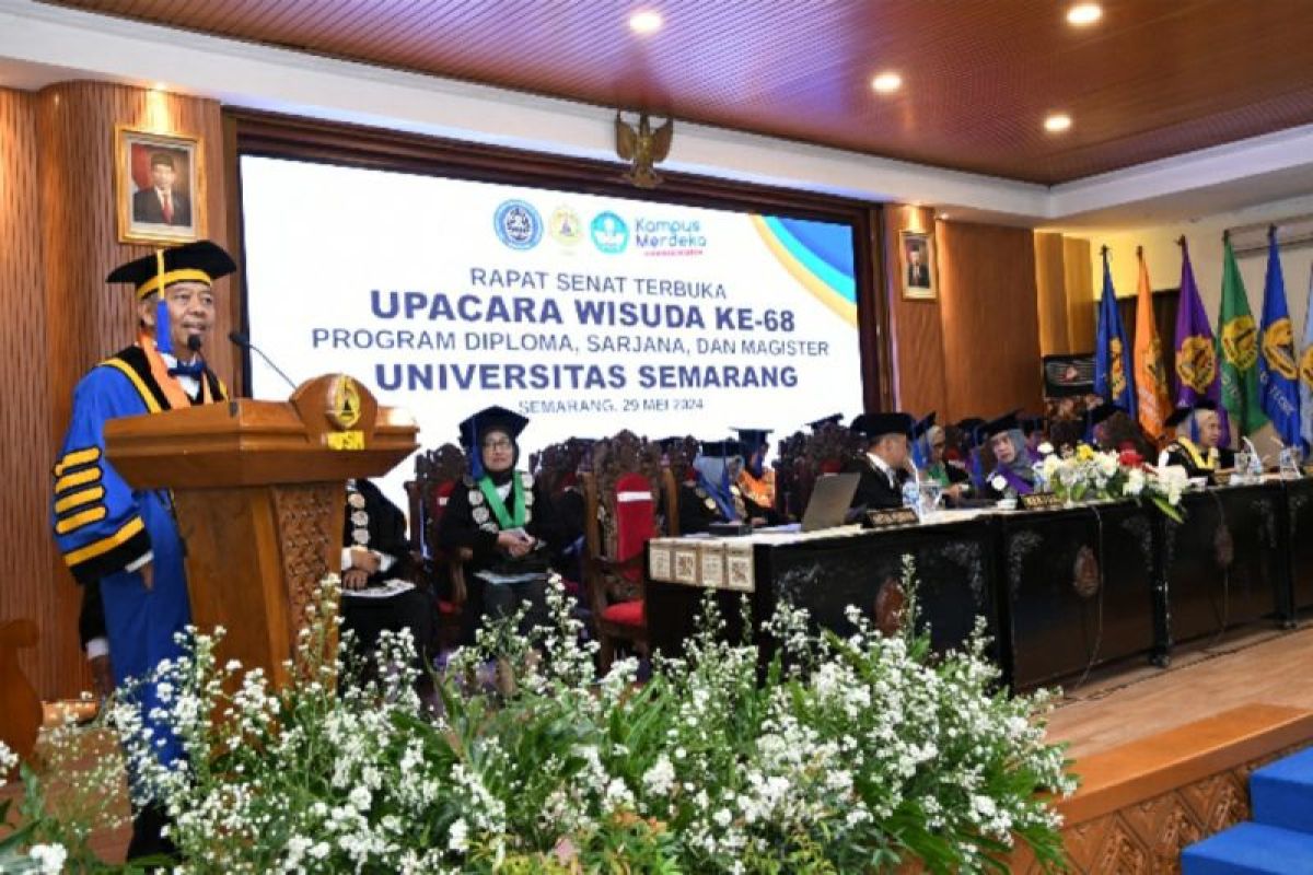 Prof Sudharto ajak lulusan USM kreatif dan inovatif raih masa depan