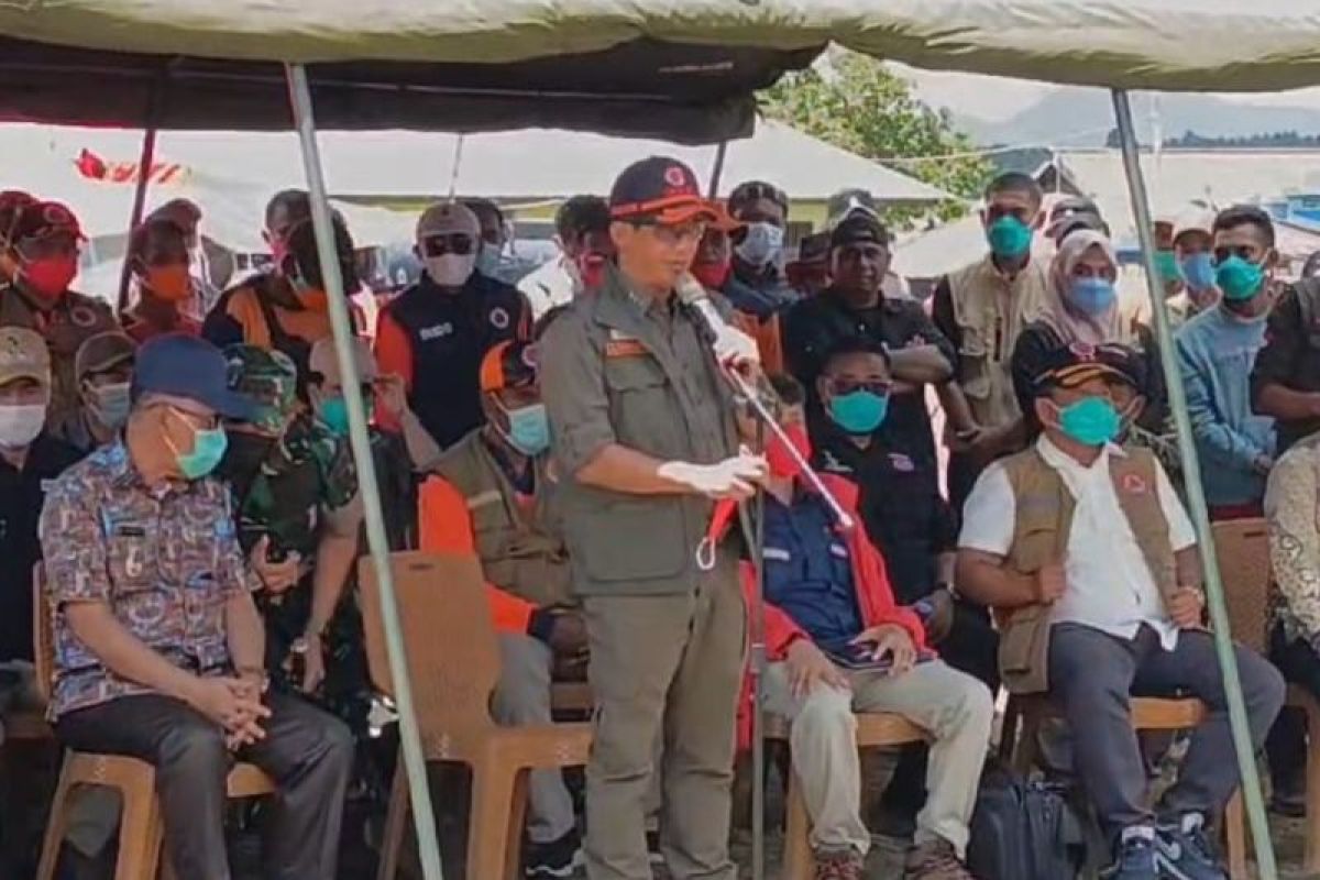 Kepala BNPB tinjau lokasi pengungsi erupsi Gunung Ibu di Halmahera Barat