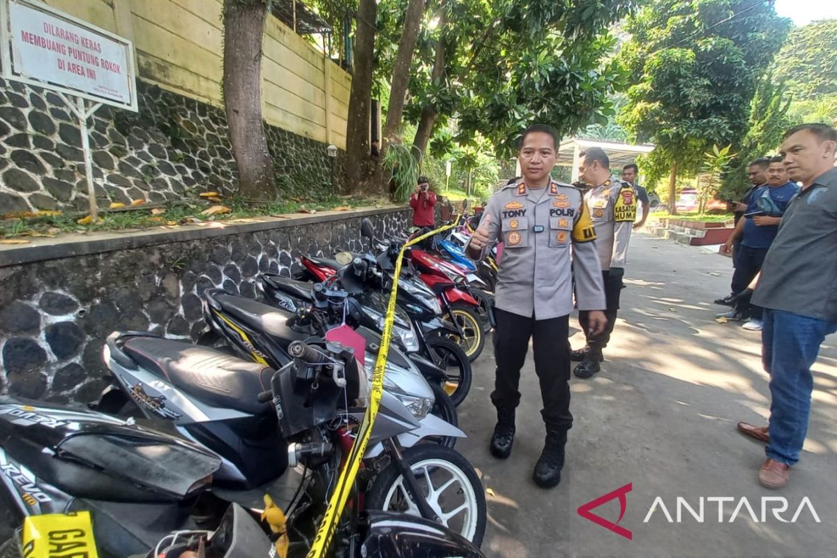 Polisi tangkap buronan kasus pencurian  spesialis sepeda motor di Sukabumi