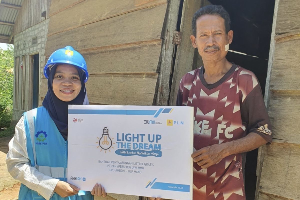 PLN sebut 292 pelanggan di Maluku dan Malut tersambung listrik gratis program LUTD