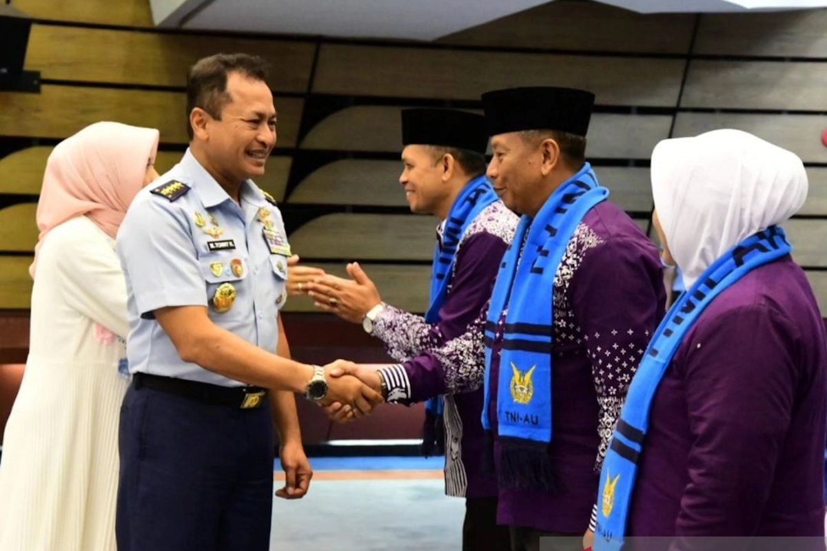 KSAU melepas 302 calon haji di Markas Besar TNI AU