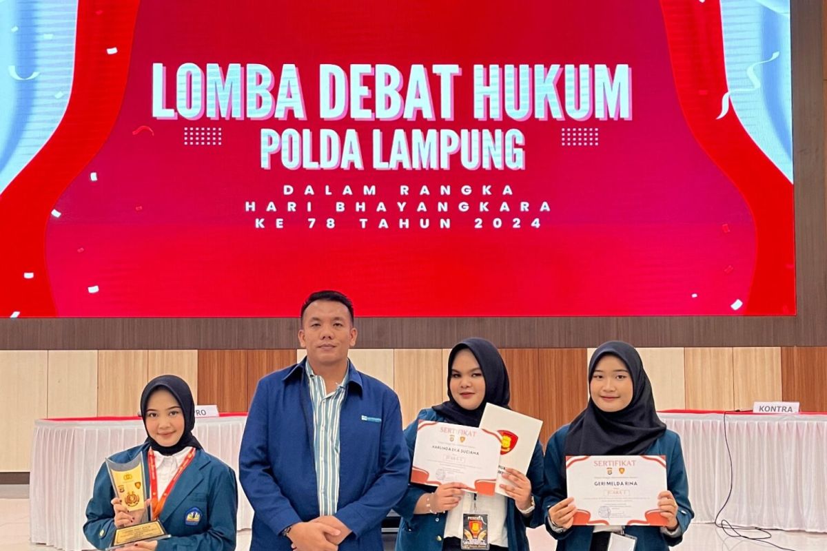 Mahasiswi FH Unila raih juara pertama debat hukum se-Lampung