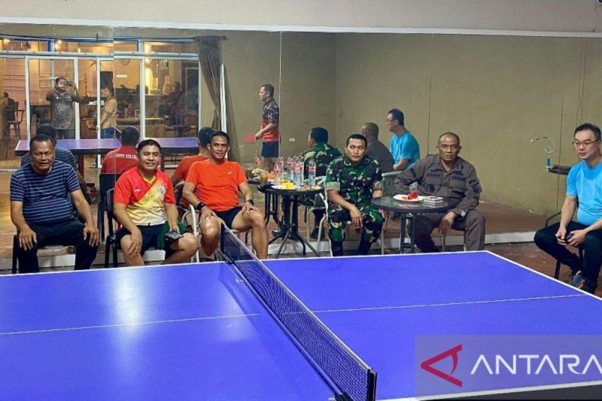 Forkopimda Taput jalin sinergitas di arena  meja pingpong