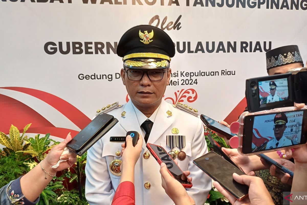 Gubernur Ansar lantik Andri Rizal sebagai Penjabat Wali Kota Tanjungpinang