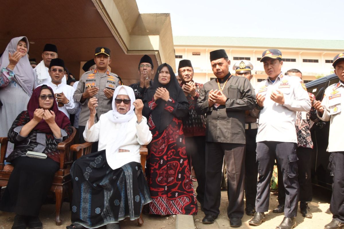 Pemkot Kediri sediakan tujuh bus angkut JCH ke Asrama Haji Surabaya
