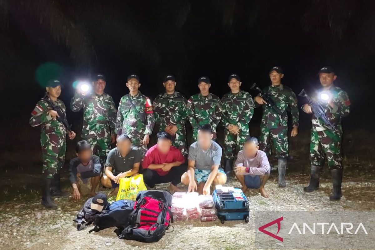 Satgas Pamtas gagalkan penyelundupan 25,4 kilogram sabu dari Malaysia ke Indonesia