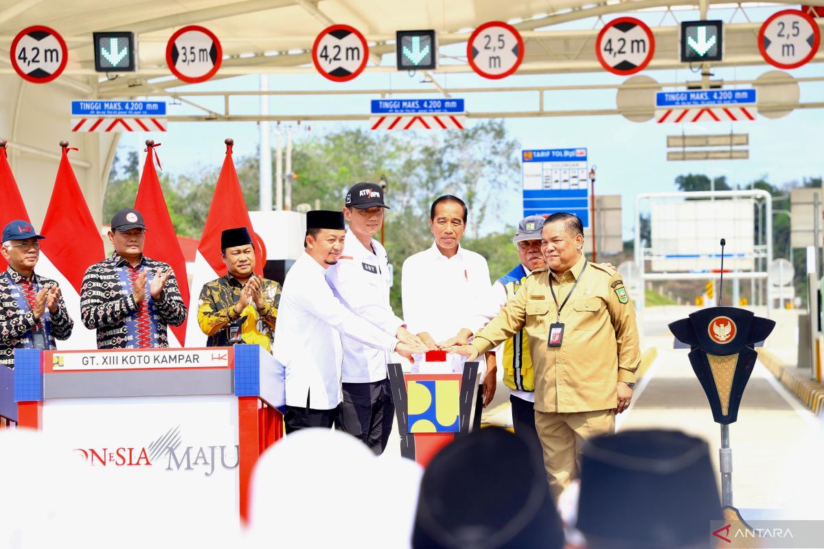 Menteri AHY dampingi Presiden resmikan Jalan Tol Pekanbaru-Padang Ruas Bangkinang-XIII Koto Kampar