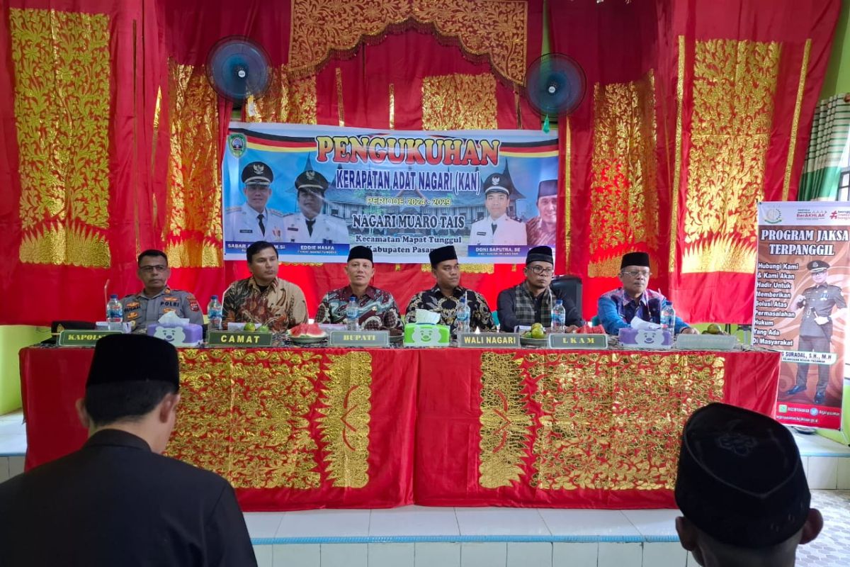 KAN Muara Tais dikukuhkan, Bupati Sabar AS berharap bisa mengayomi cucu kamanakan