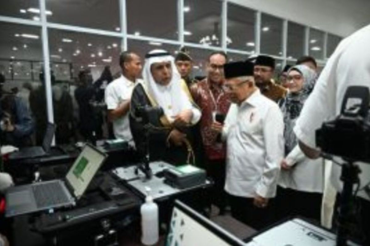Info Haji 2024 - Wapres harap layanan "fast track" jamaah haji Indonesia diperluas