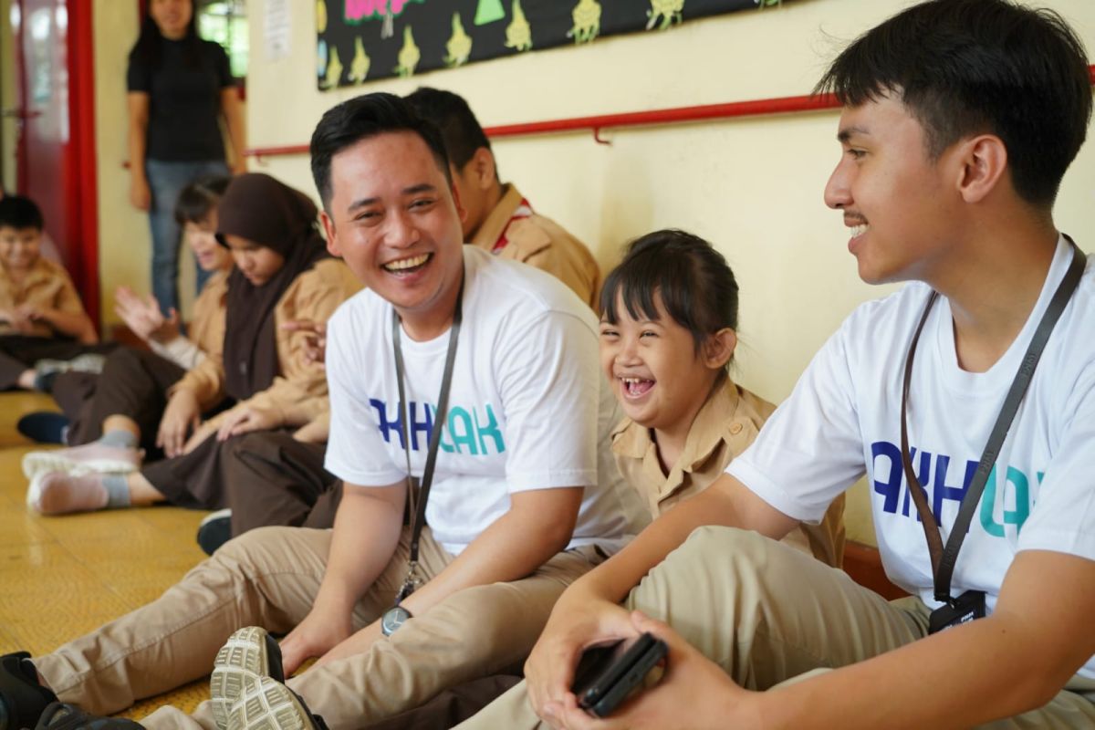 Milenial PNM berbagi asa bersama siswa SLB Rawinala rayakan HUT Ke-25