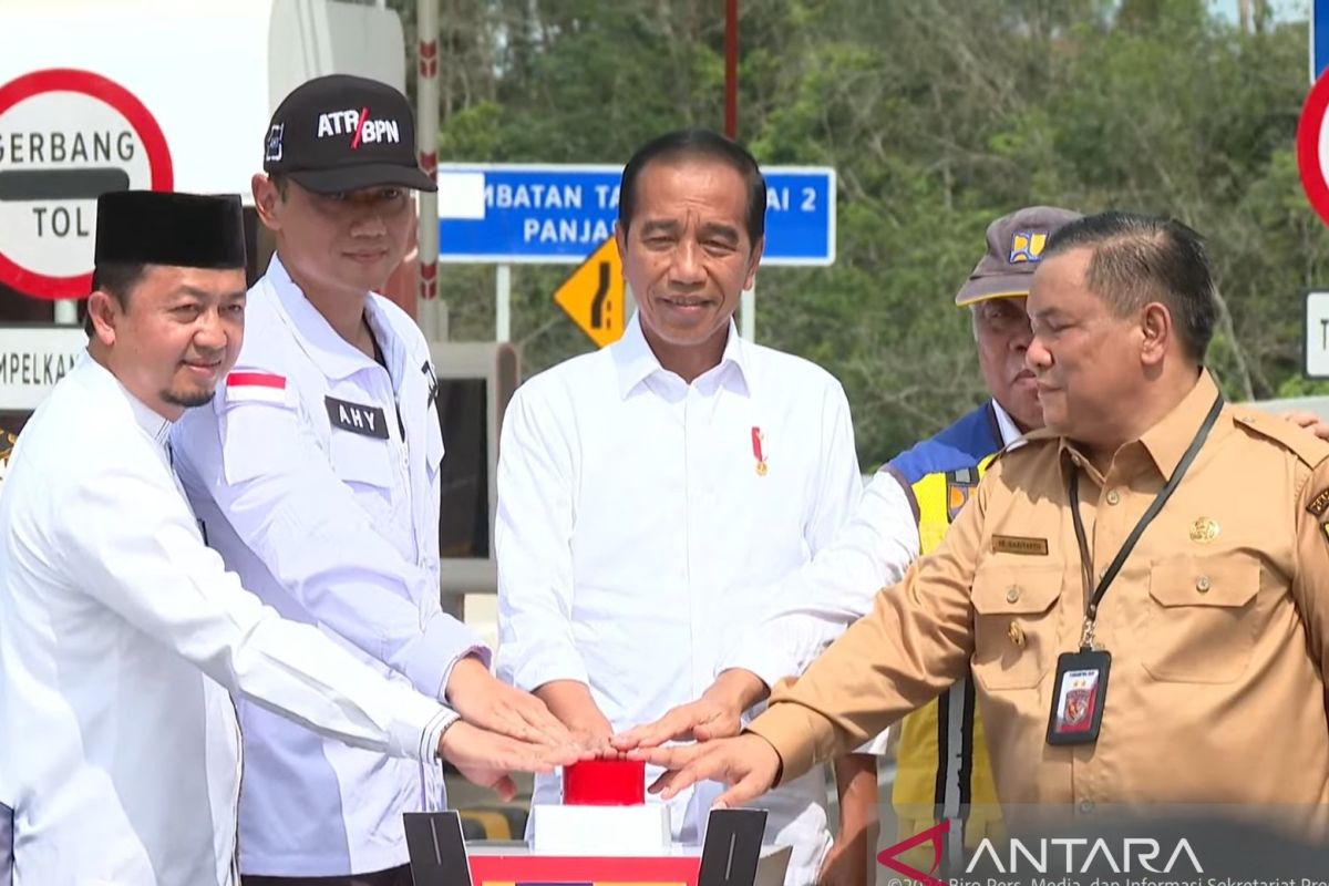 Presiden Jokowi meresmikan Jalan Tol Pekanbaru-Padang ruas Bangkinang-Pangkalan
