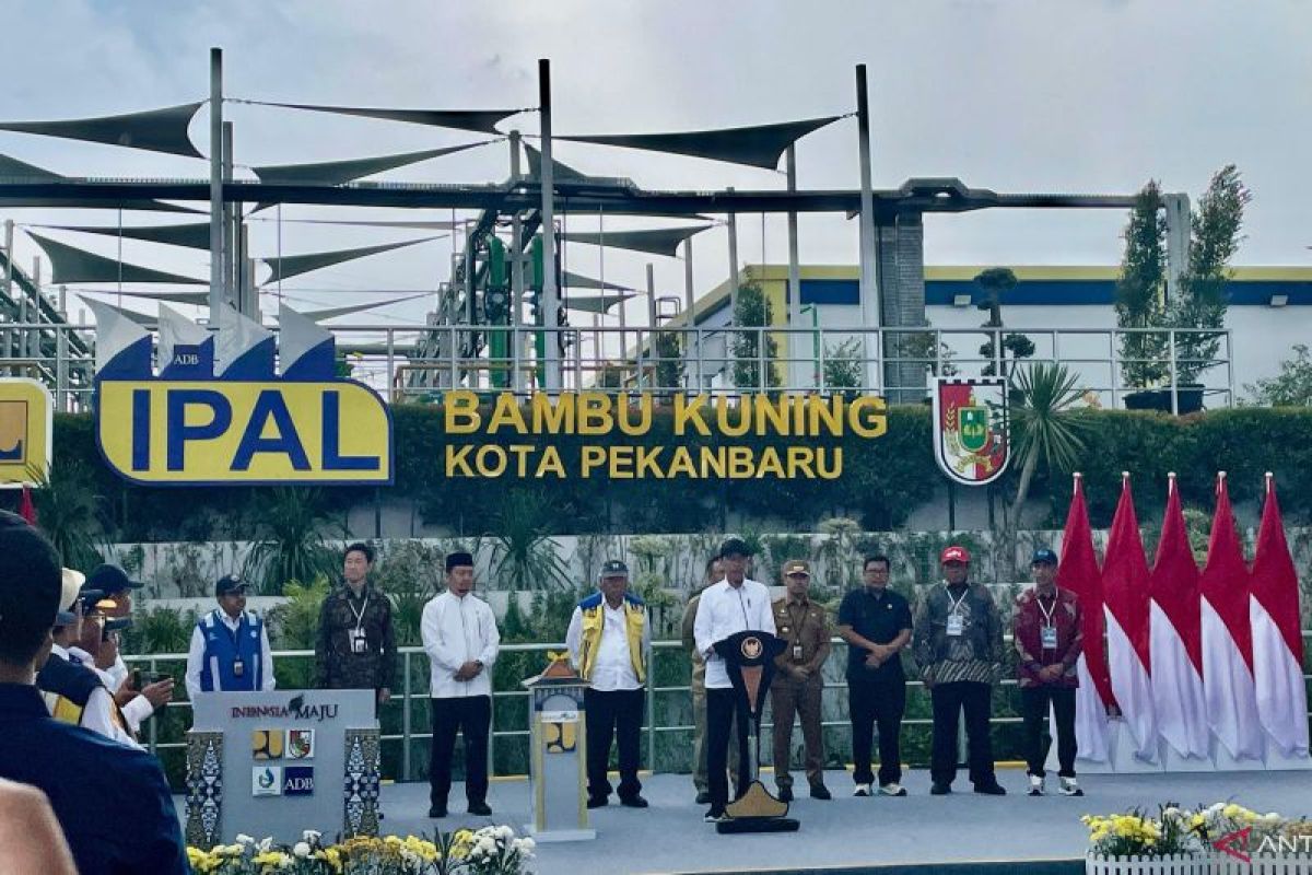 Jokowi inaugurates wastewater treatment system in Pekanbaru