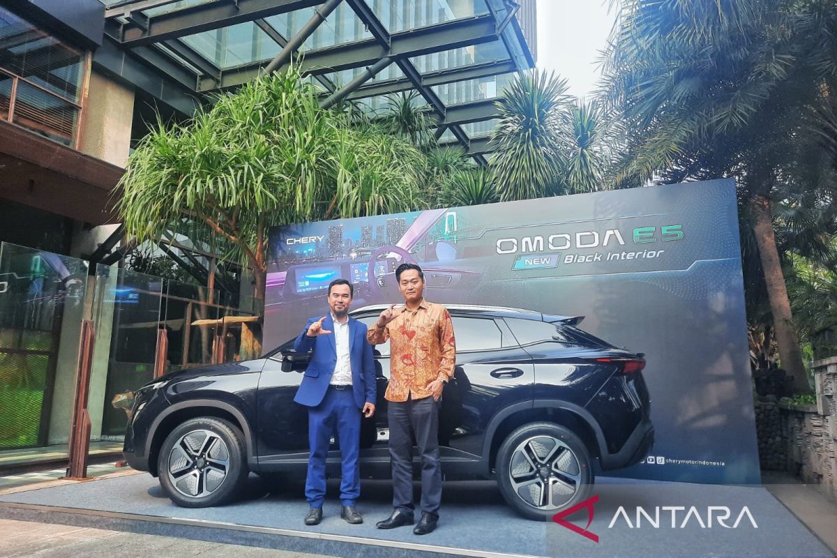 Chery segarkan Omoda 5E, simak interior serba hitam apik