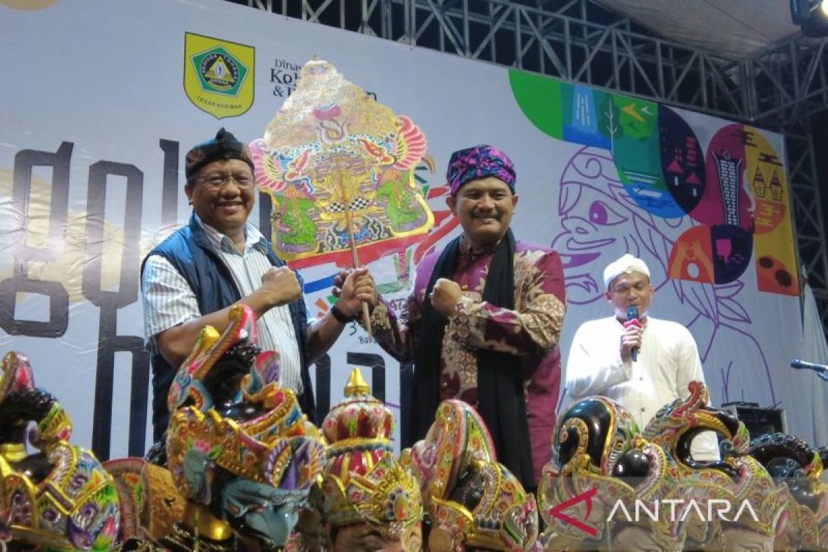 Pemkab Bogor lestarikan warisan budaya melalui pagelaran wayang golek
