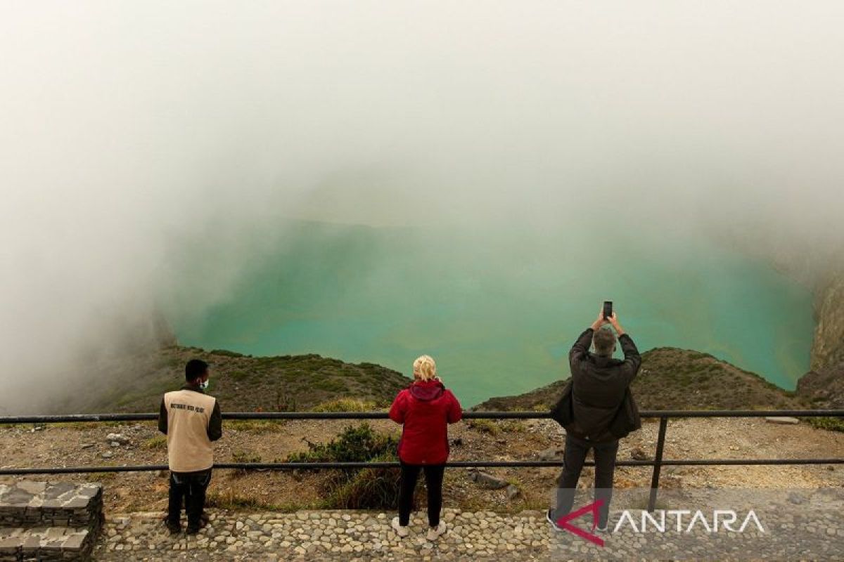 Status Gunung Kelimutu naik jadi waspada - ANTARA News