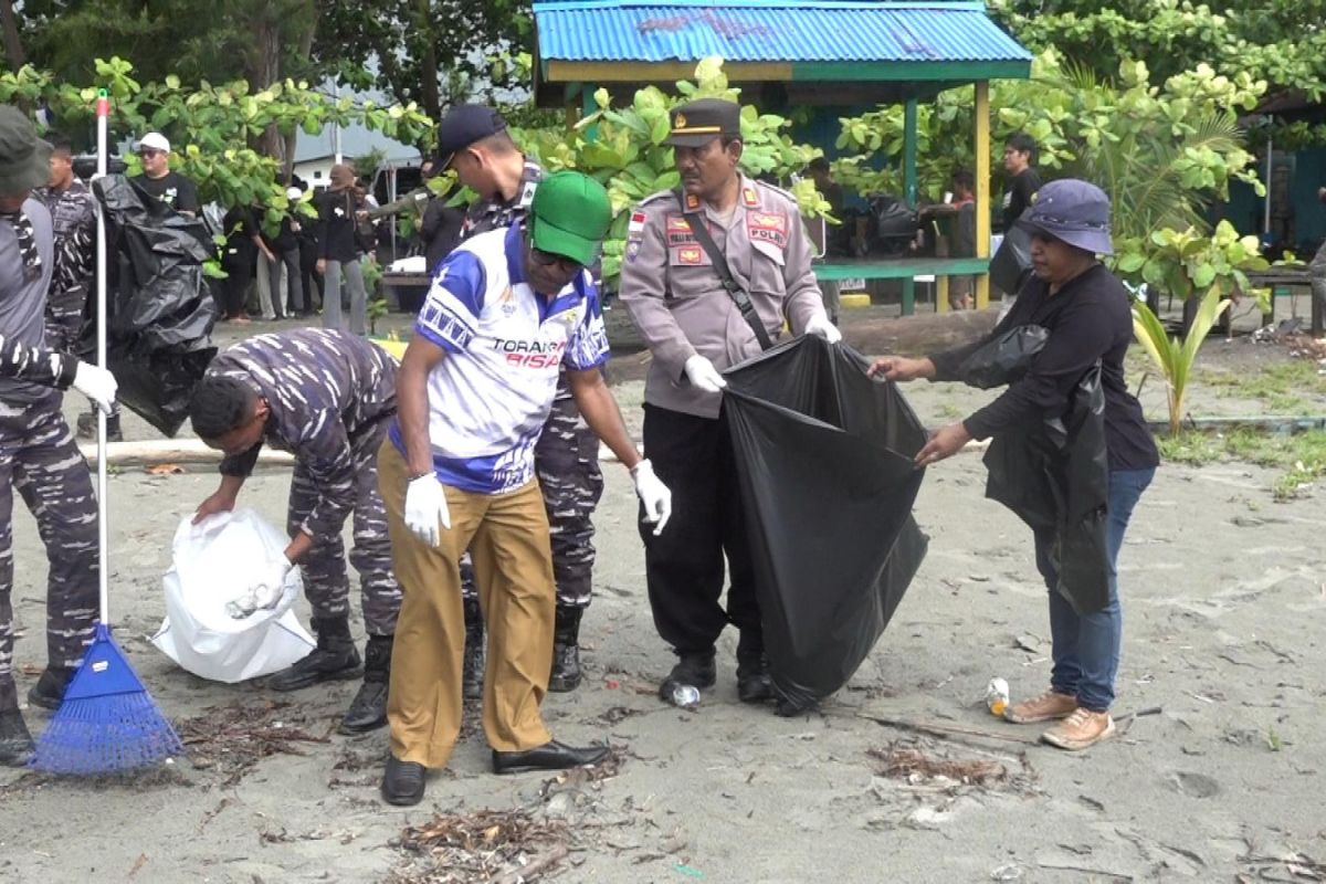 Pemkot Jayapura ajak pemangku kepentingan untuk peduli sampah plastik