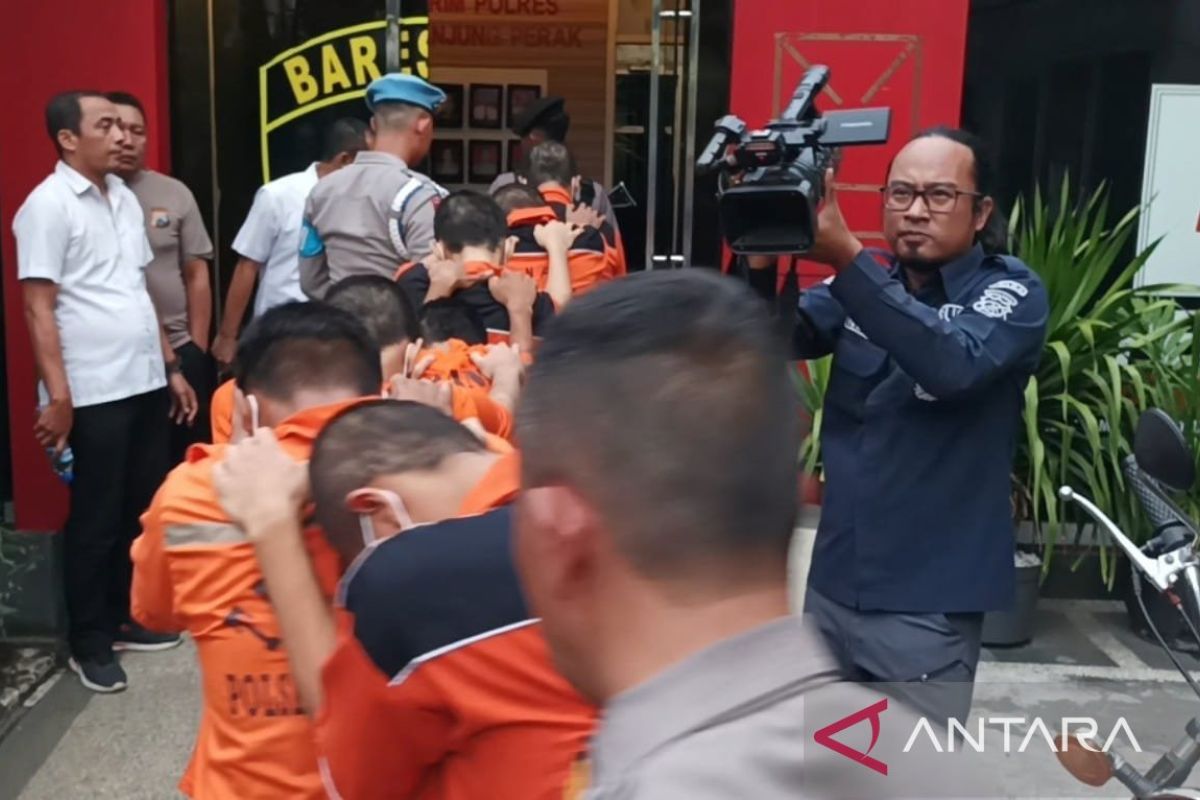 Polisi tetapkan 18 tersangka kerusuhan usai final Liga 1