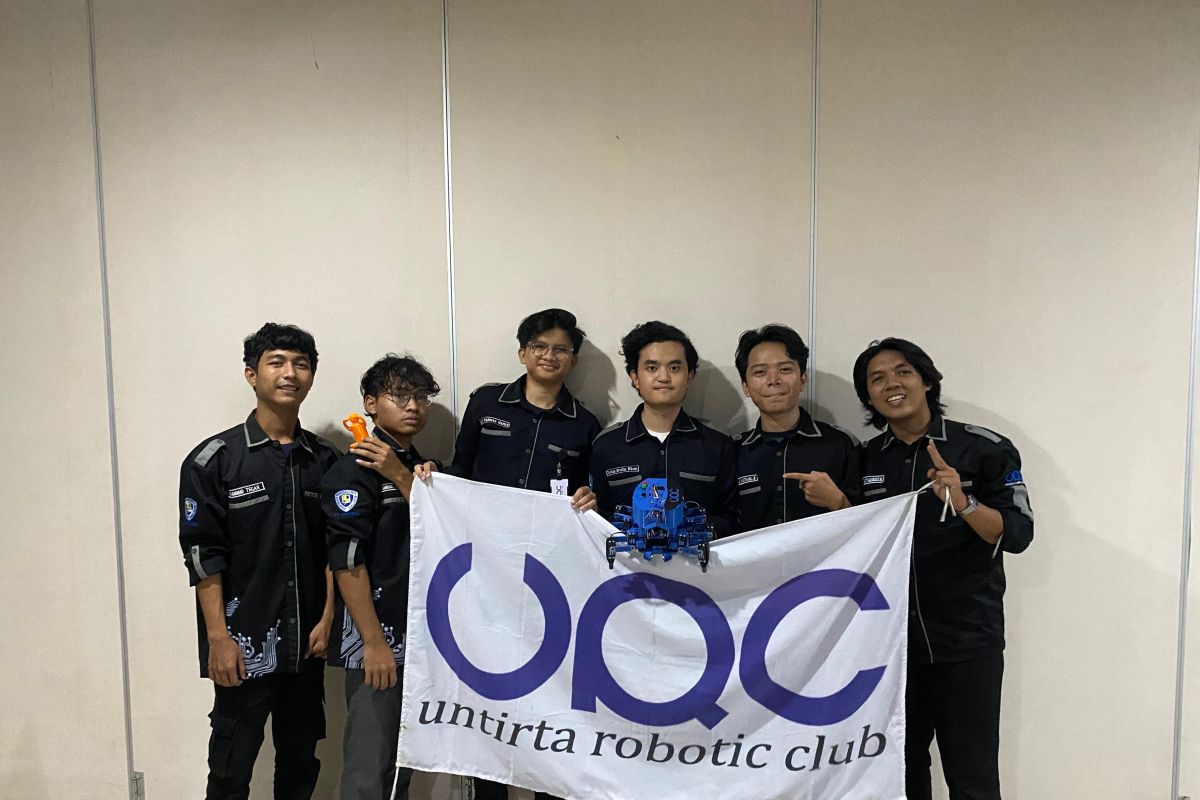 Tim Robotik Untirta podium 3 kontes Robot Indonesia tingkat wilayah