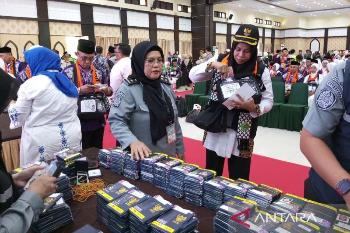 Calon haji Maluku langsung diterbangkan tanpa karantina di Makassar