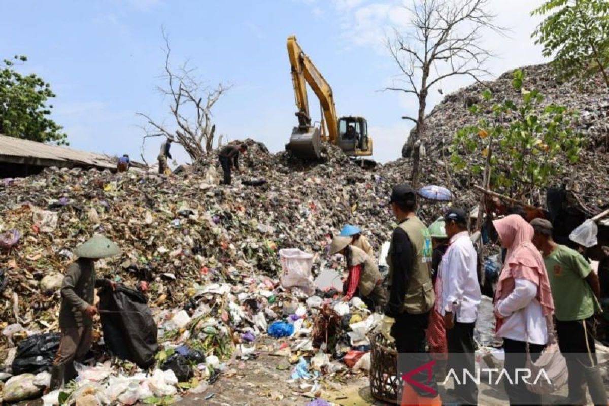Pemkot Pekalongan ingatkan potensi bahaya bencana sampah di lingkungan masyarakat