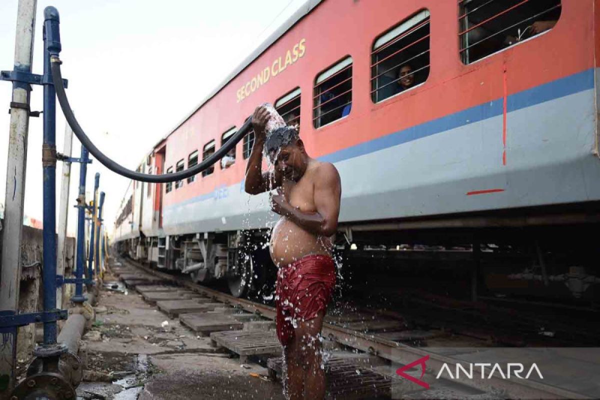 Gelombang panas tewaskan 33 petugas TPS di hari terakhir Pemilu India