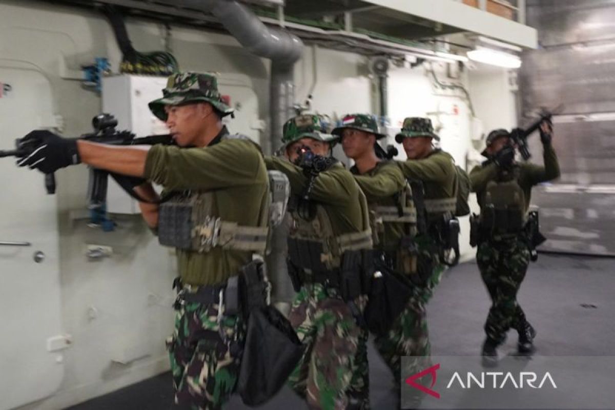 Pasukan Katak TNI AL latihan penyergapan di KRI, bersiap untuk Latma Rimpac 2024
