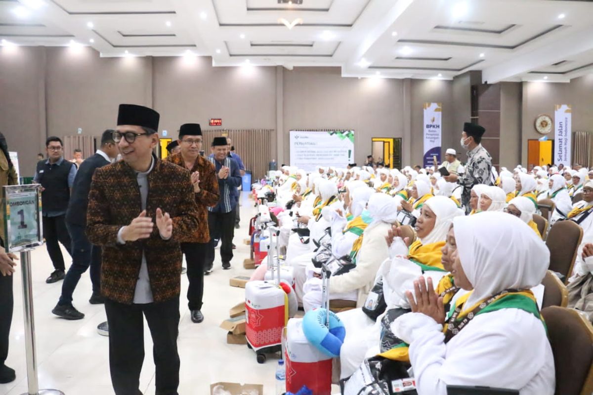 Sebanyak 648 calon haji NTT diberangkatkan ke Tanah Suci