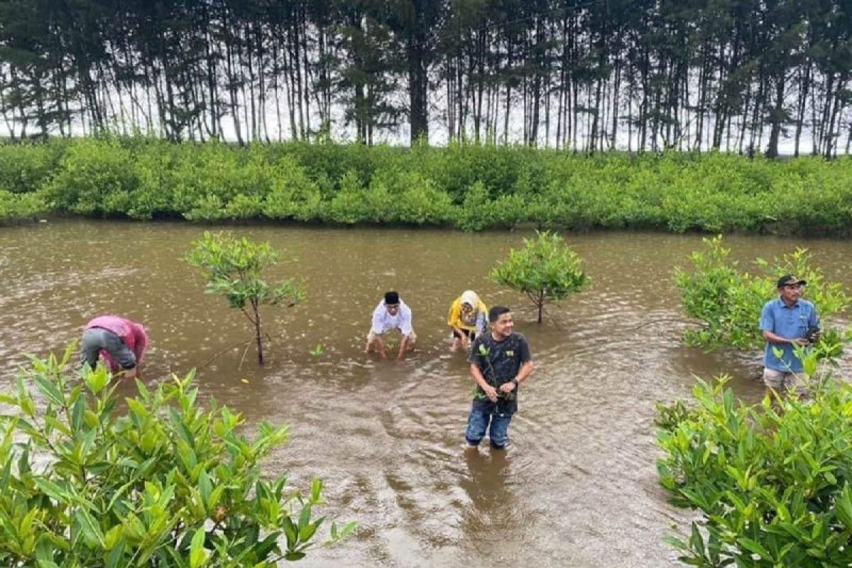 Sekda Mawardi Roska : Konsistensi LPPL Amping Parak peduli lingkungan patut dihargai