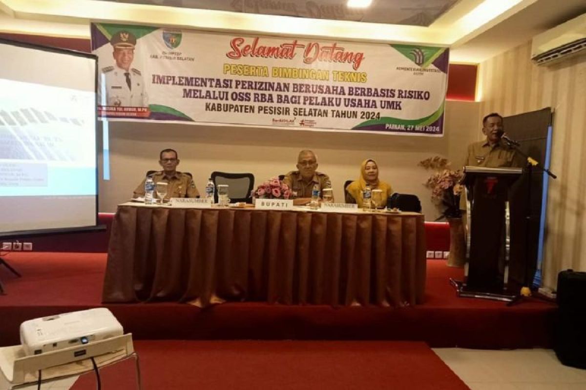 Bupati Rusma Yul Anwar buka Bimtek Implementasi Perizinan Berusaha Berbasis Risiko bagi UMK