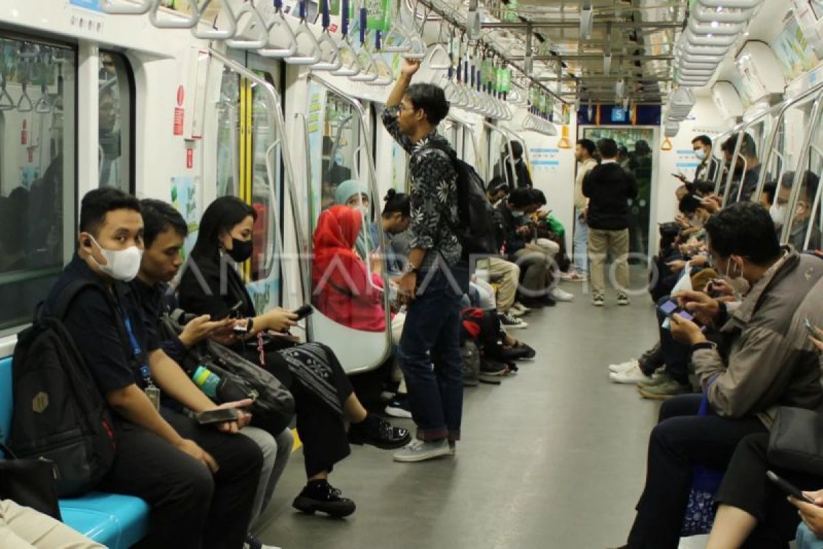Pelayanan tranportasi umum Jakarta diminta ditingkatkan kembali
