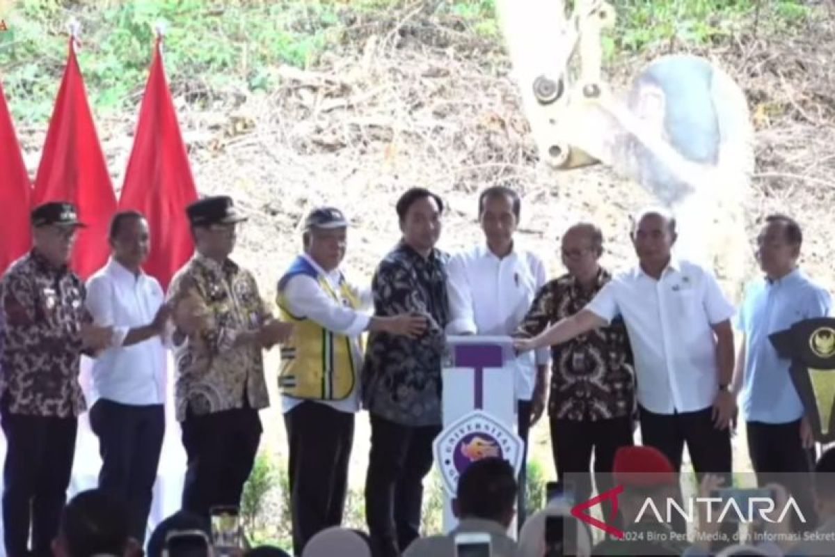 Presiden Jokowi resmikan pembangunan universitas pertama di IKN