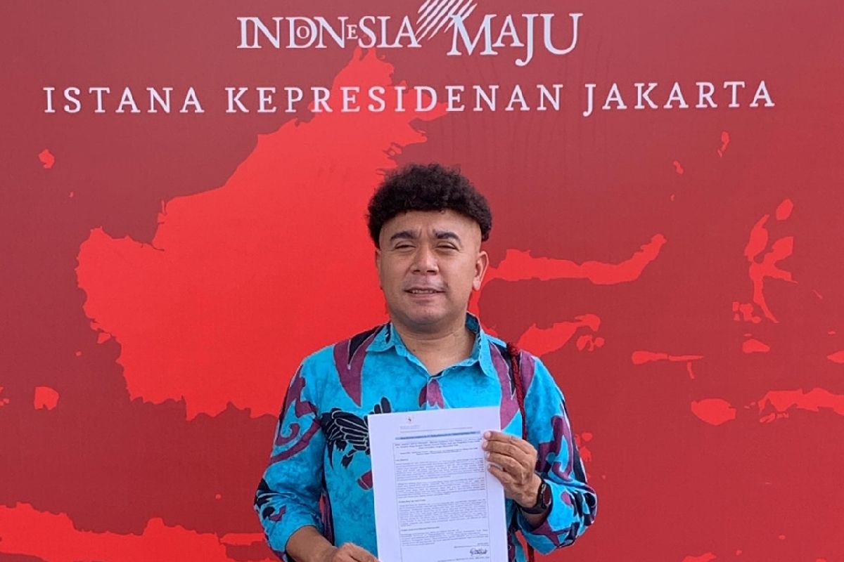 Billy Mambrasar serahkan rekomendasi soal hutan Papua kepada Presiden Jokowi