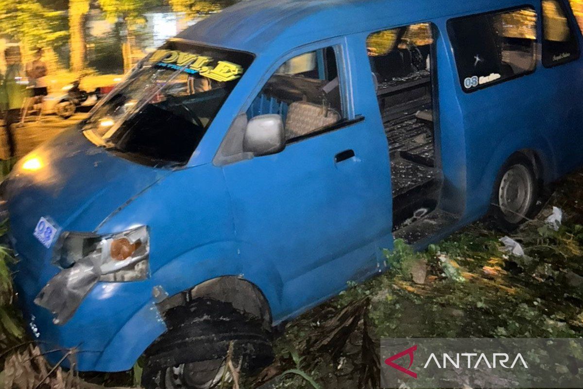 Diduga mabuk, sopir angkot tabrak tujuh kendaraan di Bogor