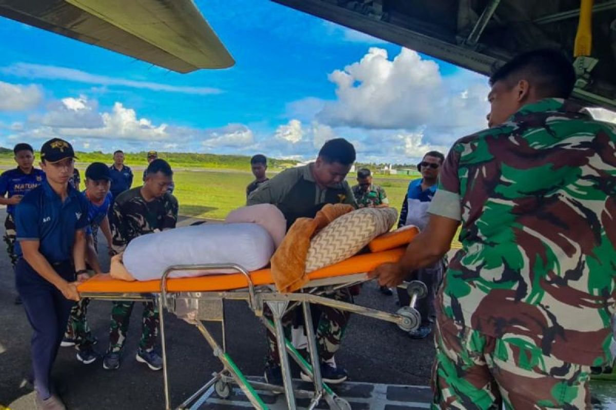 TNI AU evakuasi pasien kecelakaan dari Natuna ke Pekanbaru